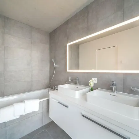 Luxurious City Centre By Guestlee דירה וואי